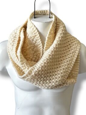 SHARANEL Cream/Ivory 100% Wool Fisherman Knit Infinity Scarf Nepal